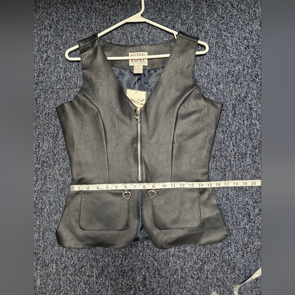 NWT Black FAUX Leather Peplum Heart Zippers Top Vest Size L - Picture 8 of 10